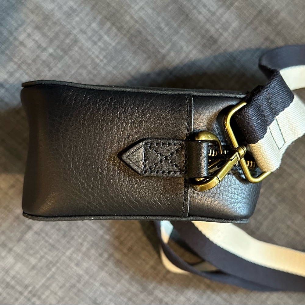 Madewell Transport Camera Bag - Picture 5 of 16